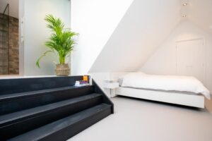 Chambre double BBBB Family Suite avec accès à la salle de bain