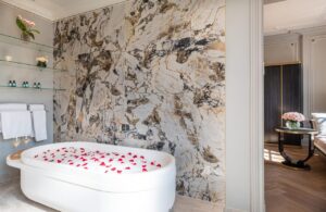 Baignoire double pour weekend en amoureux à Paris