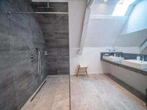 salle de douche de la Chambre d'hôtes Villa Marcausi dans le Lot