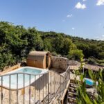 sauna et jacuzzi privé dans une maison de vacances à louer en ardèche
