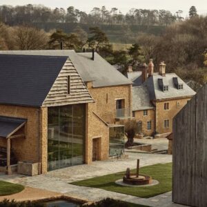 façade de Farmyard un hôtel au milieu des vergers dans le domaine The Newt in Somerset