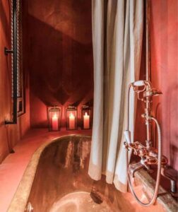 Baignoire encastrée à l'ambiance marocaine en plein cœur de Bruges