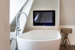Baignoire ouverte sur la chambre dans un B&B proche Keukenho et champs de tulipes - Bollenstreek
