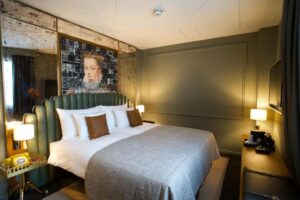 chambre double accessible aux personnes à mobilité réduite à La Haye