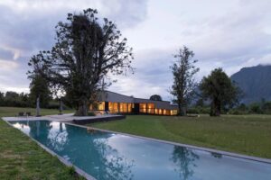 piscine extérieure de l'hôtel situé sur la cordillère des Andes au Chili