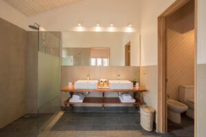 salle de douche dans l'hôtel Futangue hotel et spa au Chili