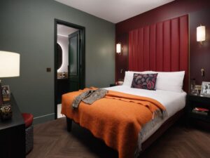 chambre colorée et harmonieuse