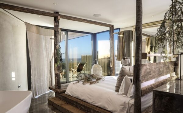 chambre cosy et romantique avec terrasse et vue sur l'océan