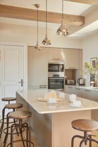 cuisine privée dans une villa à louer pour les vacances avec ilot central