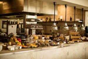 petit déjeuner buffet avec des produits locaux aux saveurs Corse