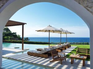 piscine privée avec vue mer dans une villa 3 chambres en location vacances en Grèce