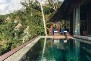 piscine privée avec la chambre d'hôtel à Phuket