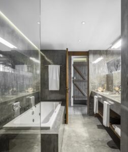 salle de bain à l'Areias do Seixo Villas