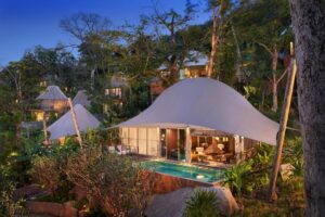 villa avec une chambre et piscine privée sur les hauteurs de Phuket