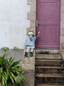 statue
