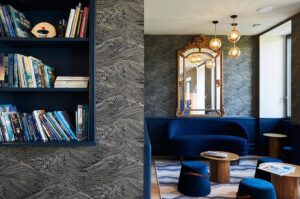 salon dans le bar de l'hôtel