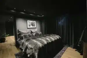 chambre cosy à l'esprit cocooning dans un chalet en Forêt Noire