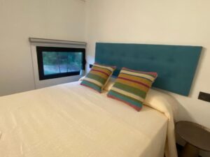 coin chambre du gîtes avec lit double