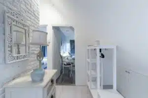 couloir desservant 2 chambres