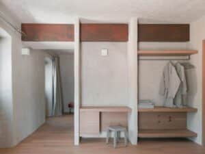 espace rangement dans une des suites de l'hôtel