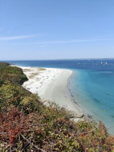 plage convexe sur l'île de groix en Bretagne