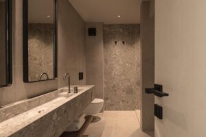 salle de douche du Seven Rocks Suite