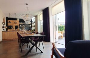 salle à manger pour les petit déjeuner au B&B Geliefd