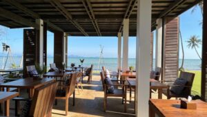 salle du restaurant de l'hôtel Little Moon Villa sur l'île de Koh Mak