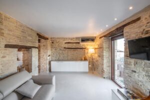 salon dans une des maisons en location vacances dans les Abruzzes en Italie