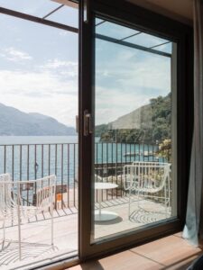 vue sur le Lac de Côme depuis une chambre de l'hôtel Casa Olea
