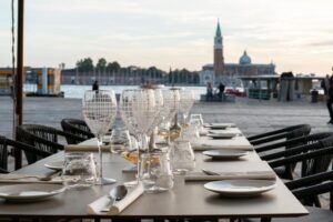 Terrasse du restaurant avec vue sur la Basilique à Venise