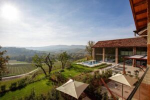 jardin et terrasse de l'hôtel Villagio Narrante Cascina Galarej