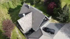 vue aérienne de la maison en location vacances avec 5 chambres dans la Forêt Noire