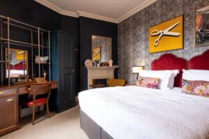 chambre double cosy à la décoration rétro et chic