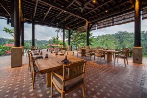 salle du restaurant de l'hôtel Buahan A Banyan Tree Escape