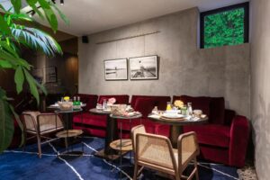 salon feutré et intimiste au boutique hôtel Vico Milano dans le centre de Milan