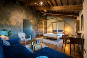 jolie suite avec 2 chambres dans un hôtel de la province de pérouse