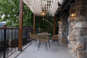 terrasse d'une villa de l'hôtel kayavillas exclusive boutique hôtel à Kayakoy en Turquie