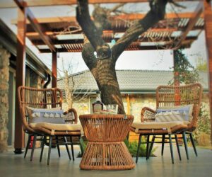 terrasse dans une villa avec piscine privée en location vacances avec service hôtelier en Turquie