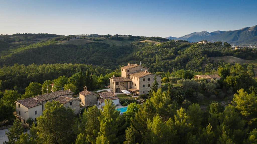 vue aérienne du Domaine hôtel agritourisme familial borgo castello panicaglia