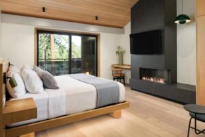chambre cosy avec feu de cheminée au bord du Lac Tahoe en Californie à la frontière avec le Nevada