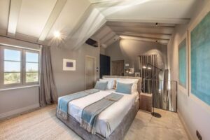 chambre de la villa pour 2 personnes en duplex avec piscine privée