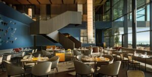 un des nombreux restaurants de l'hôtel comptant notamment un restaurant étoilé au guide Michelin