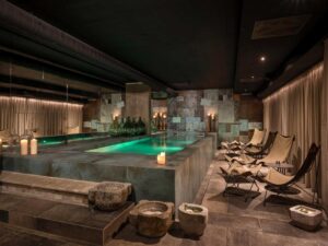 spa avec jacuzzi et espace détente de l’hôtel San Canzian Village & Hotel