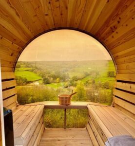 sauna panoramique avec vue sur les beaux villages des Ardennes belges
