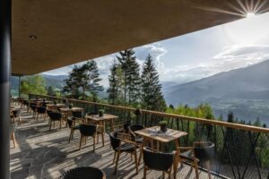 terrasse de l'hôtel My Arbor avec vue sur les dolomites