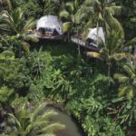 vue aérienne des dômes de l'hôtel Kunang Kunang Tent Resort à Java