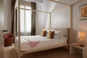 une des chambres d'un appartement au Palazzo Morosini Degli Spezierri