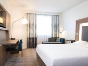 chambre double de l'hôtel pouvant accueillir les familles jusqu'à 4 personnes