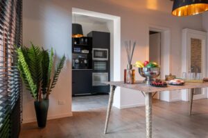 salle à manger - cuisine à partager avec les clients